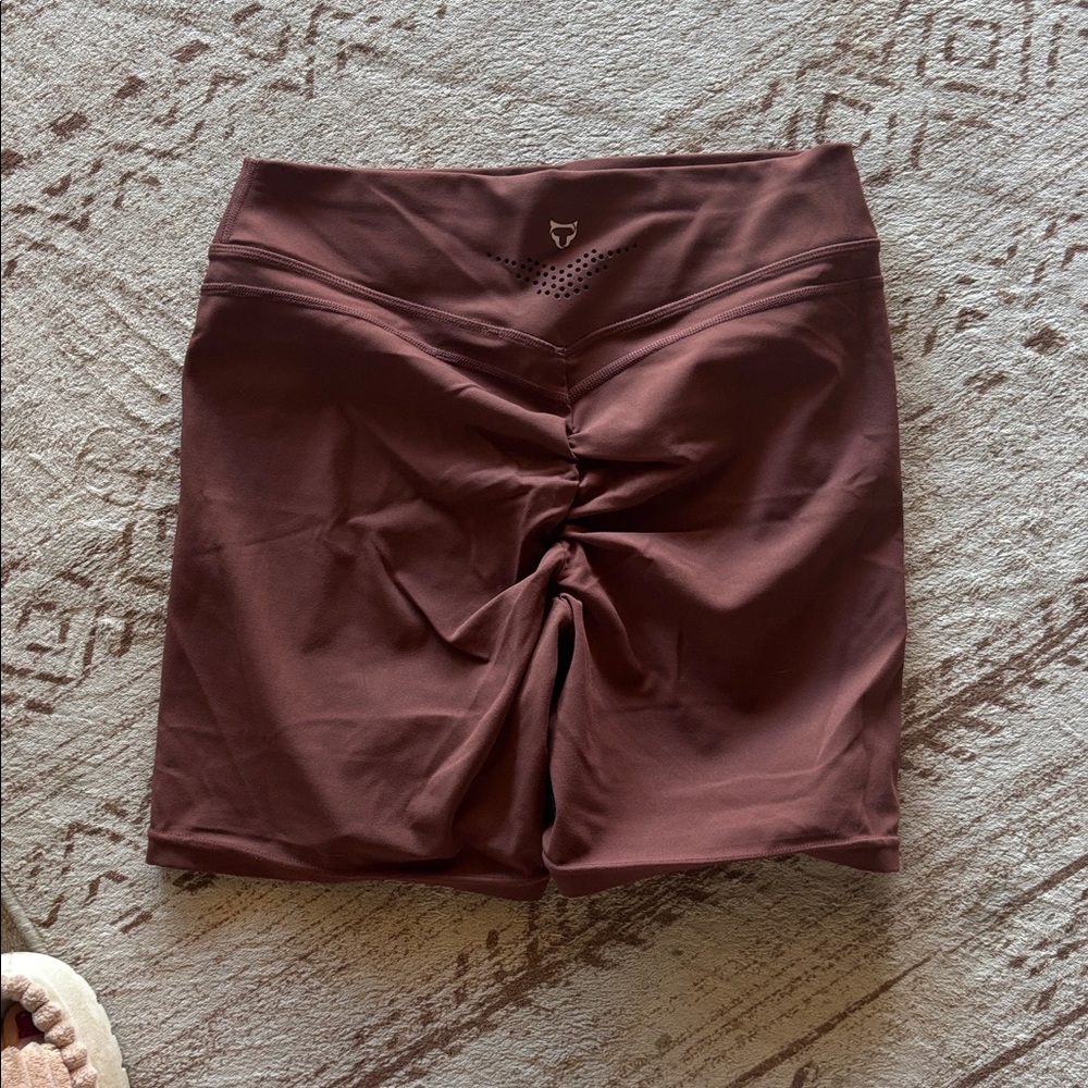3 Women's Scrunch Shorts - Picture 3 of 8